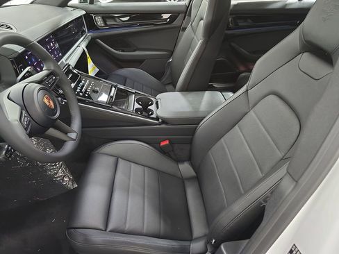 New 2025 Porsche Panamera image 5