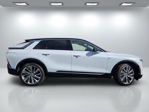 New 2026 Cadillac Lyriq Signature Luxury w/ Nappa Leather Package image 3