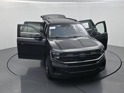 Certified 2025 Ford Expedition Active AWD/4WD image 53
