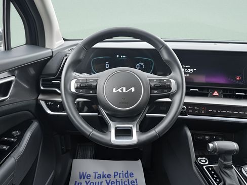 Used 2024 Kia Sportage EX AWD/4WD image 15