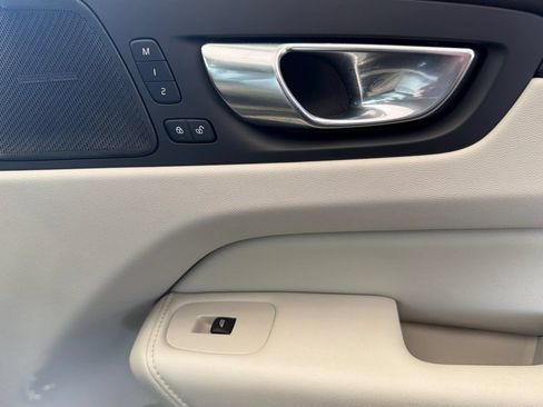 Used 2023 Volvo XC60 B5 Ultimate AWD/4WD image 19