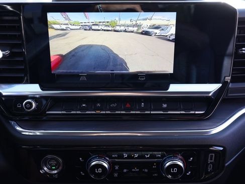 Used 2024 GMC Sierra 1500 SLT image 30