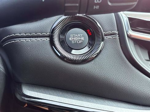 Certified 2024 Jeep Compass Limited w/ High Altitude Package image 30