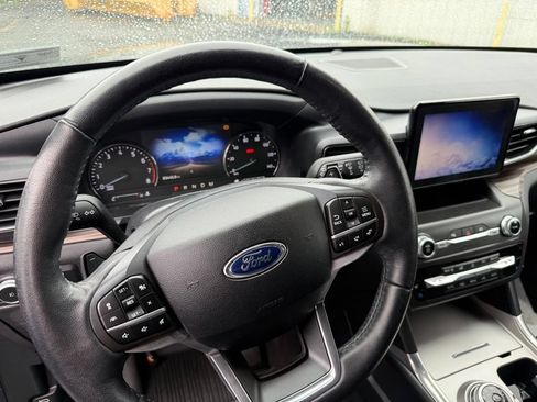 Used 2020 Ford Explorer Limited w/ Class III Trailer Tow Package AWD/4WD image 11