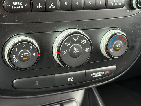 Used 2015 Kia Soul FWD image 21