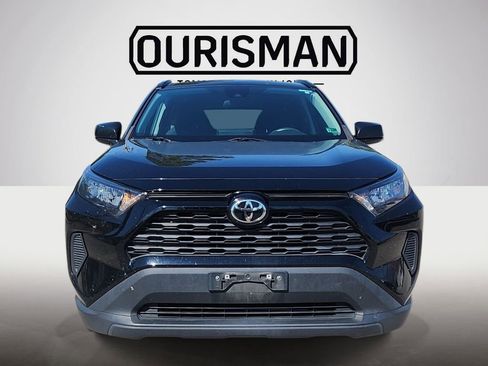 Used 2021 Toyota RAV4 LE AWD/4WD image 2