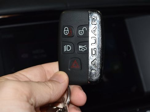Used 2017 Jaguar XJ R RWD image 16