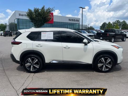 Certified 2022 Nissan Rogue Platinum w/ Head-Up Display Package FWD image 9