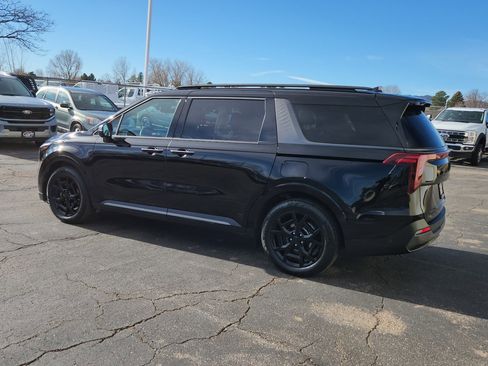 Used 2025 Kia Carnival SX Prestige image 7