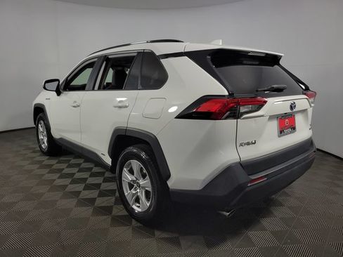 Used 2021 Toyota RAV4 XLE AWD/4WD image 8