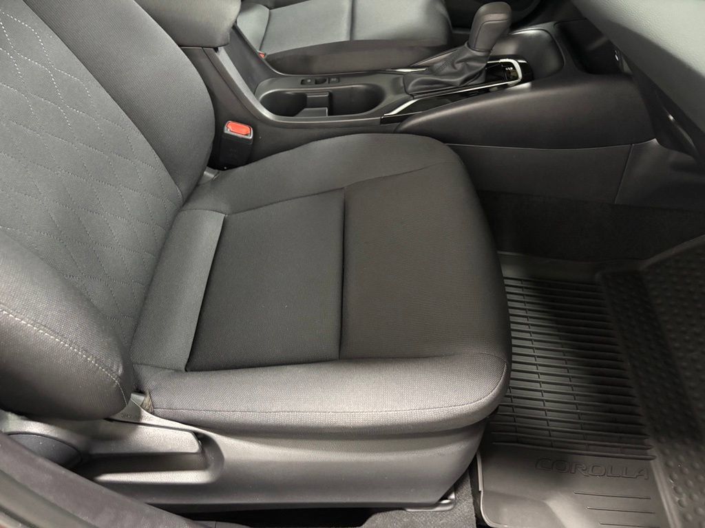 Used 2026 Toyota Corolla LE FWD image 57