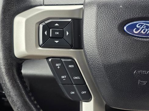 Used 2019 Ford F150 Lariat w/ Equipment Group 502A Luxury AWD/4WD image 13