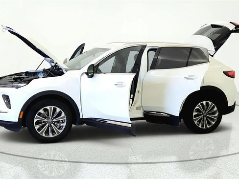 Used 2024 Buick Envision Preferred AWD/4WD image 9