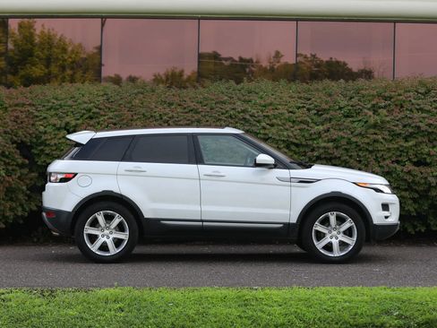 Used 2015 Land Rover Range Rover Evoque Pure Plus AWD/4WD image 32