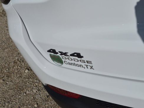 New 2026 Jeep Compass Latitude image 7