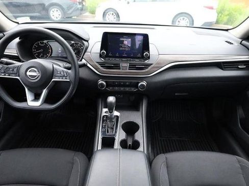 Certified 2025 Nissan Altima 2.5 SV FWD image 22