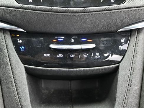 Used 2024 Cadillac XT5 Premium Luxury AWD/4WD image 13