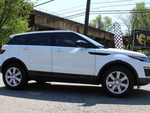 Used 2017 Land Rover Range Rover Evoque SE AWD/4WD image 9