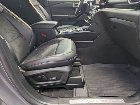 Certified 2024 Ford Explorer ST-Line w/ Class IV Trailer Tow Package image 41