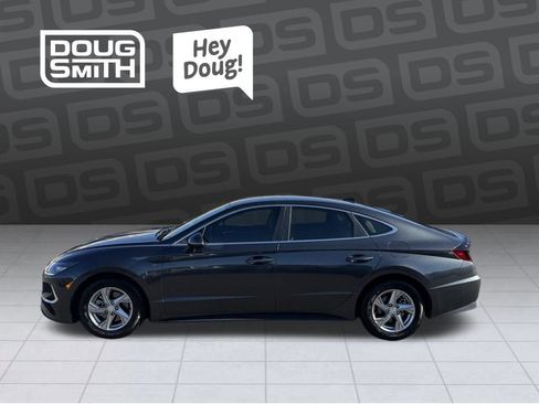 Used 2022 Hyundai Sonata SE image 2