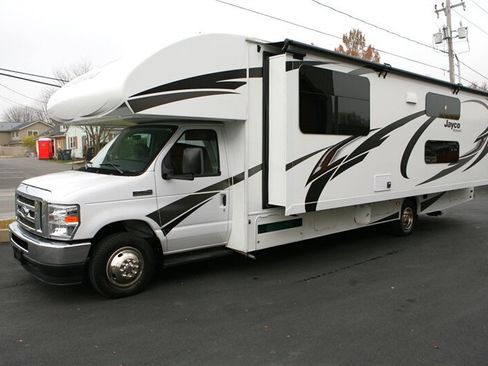 Used 2022 Ford E-450 and Econoline 450 Super Duty w/ Motorhome Prep Package image 15