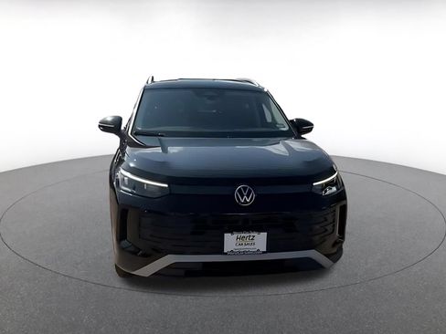 Used 2026 Volkswagen Tiguan SE AWD/4WD image 4