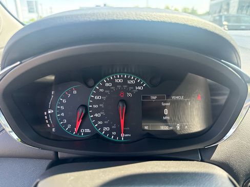Used 2022 Chevrolet Trax LT w/ LT Convenience Package AWD/4WD image 16