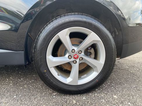 Used 2020 Jaguar F-PACE Premium image 31