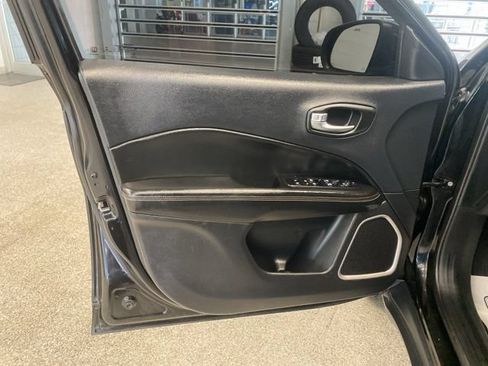 Used 2019 Jeep Compass Latitude w/ Cold Weather Group AWD/4WD image 26