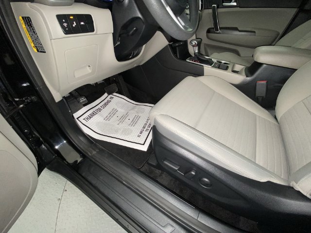Used 2022 Kia Sportage LX w/ LX FWD Value Edition Package image 12
