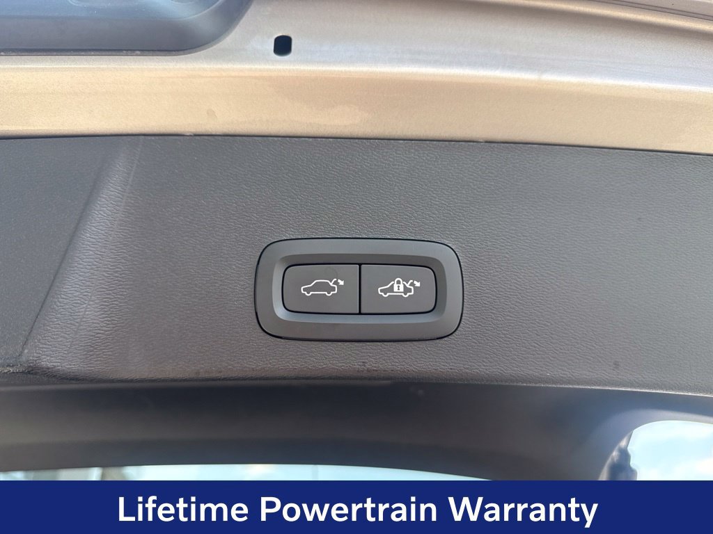 Certified 2024 Volvo XC40 B5 Plus w/ Protection Package Premier AWD/4WD image 30