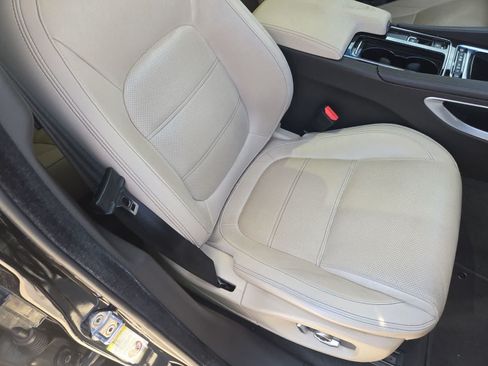Used 2020 Jaguar F-PACE Prestige AWD/4WD image 22