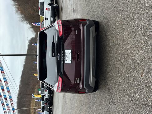 Used 2024 Ford Edge SEL image 6