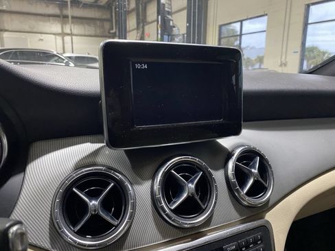 Used 2014 Mercedes-Benz CLA 250 image 5