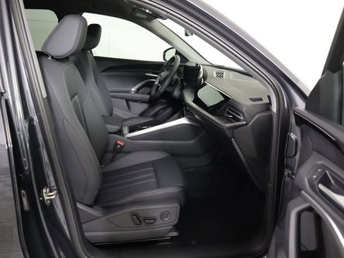 Used 2025 Audi Q5 Premium w/ Convenience Package image 21