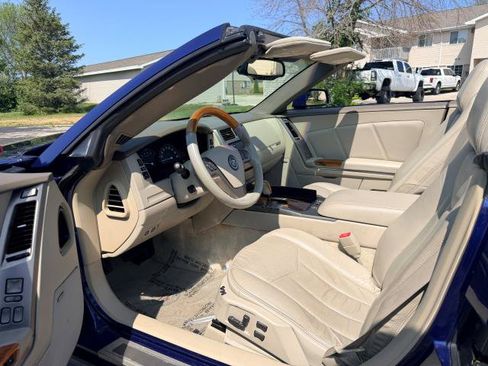 Used 2005 Cadillac XLR RWD image 12