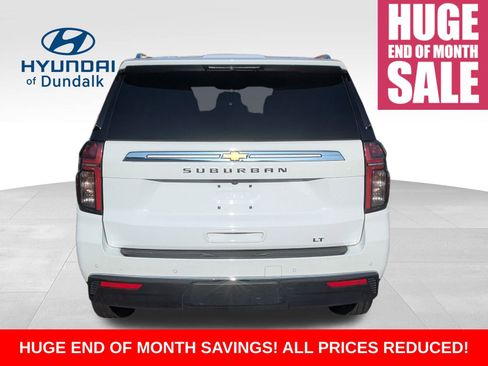 Used 2024 Chevrolet Suburban LT image 5