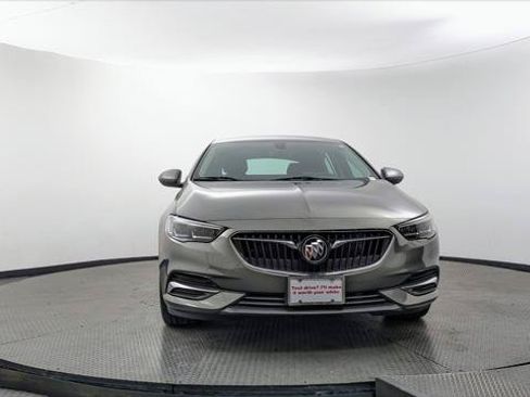 Used 2018 Buick Regal Preferred w/ Driver Confidence Package #1 FWD image 8