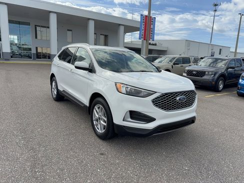 Certified 2024 Ford Edge SEL image 4