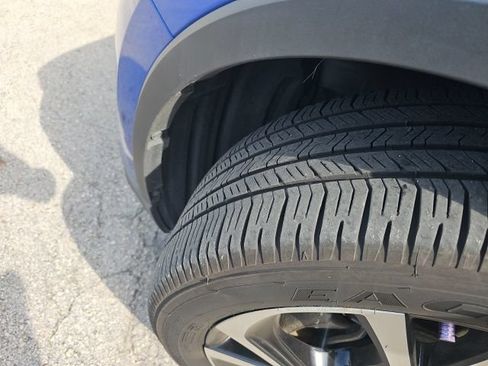 Used 2018 Toyota C-HR XLE FWD image 11