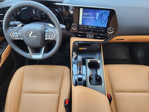 Certified 2025 Lexus NX 250 FWD w/ Accessory Package (2T) image 27