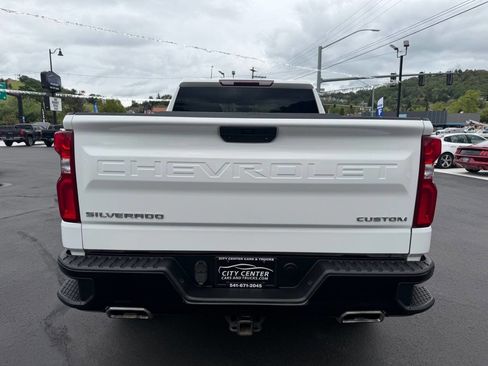 Used 2020 Chevrolet Silverado 1500 Custom Trail Boss w/ Custom Convenience Package AWD/4WD image 19