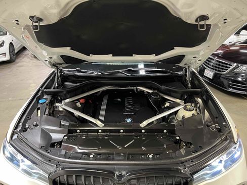Used 2020 BMW X7 xDrive40i w/ M Sport Package image 17