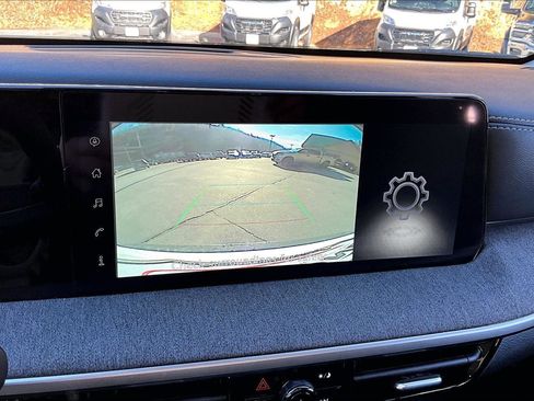 Used 2025 Nissan Kicks SV image 22