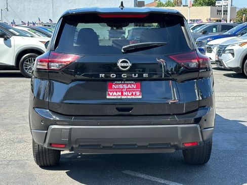 Used 2024 Nissan Rogue S FWD image 6