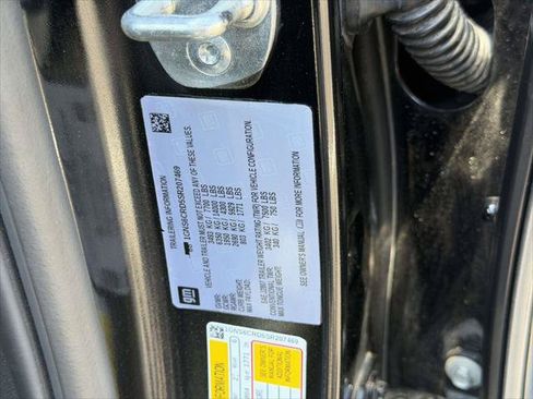 Used 2025 Chevrolet Suburban LT AWD/4WD image 21