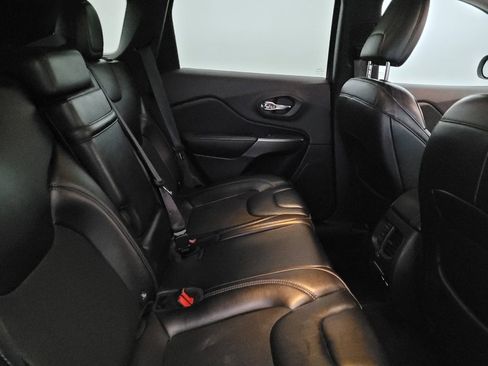 Used 2019 Jeep Cherokee Latitude Plus AWD/4WD image 19