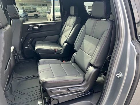New 2026 Chevrolet Suburban RST w/ RST Capability Package AWD/4WD image 15