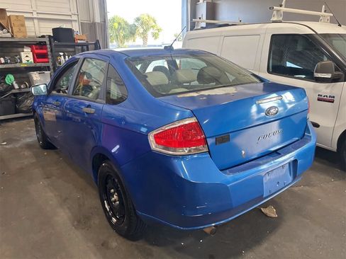Used 2011 Ford Focus S FWD image 1
