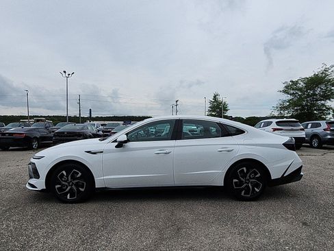 Used 2024 Hyundai Sonata SEL FWD image 2